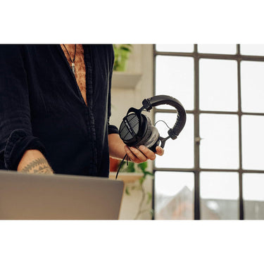 BeyerDynamic DT 990 PRO Studio Headphones for Mixing Mastering (Open) Over Ear Headset + Case