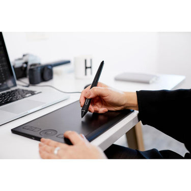 Wacom Intuos Pro Digital Graphic Drawing Tablet Mac/PC, Small (PTH460K0A) Refurbished