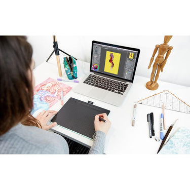 Wacom Intuos Creative Pen Tablet with Bluetooth - Medium; Green - Open Box