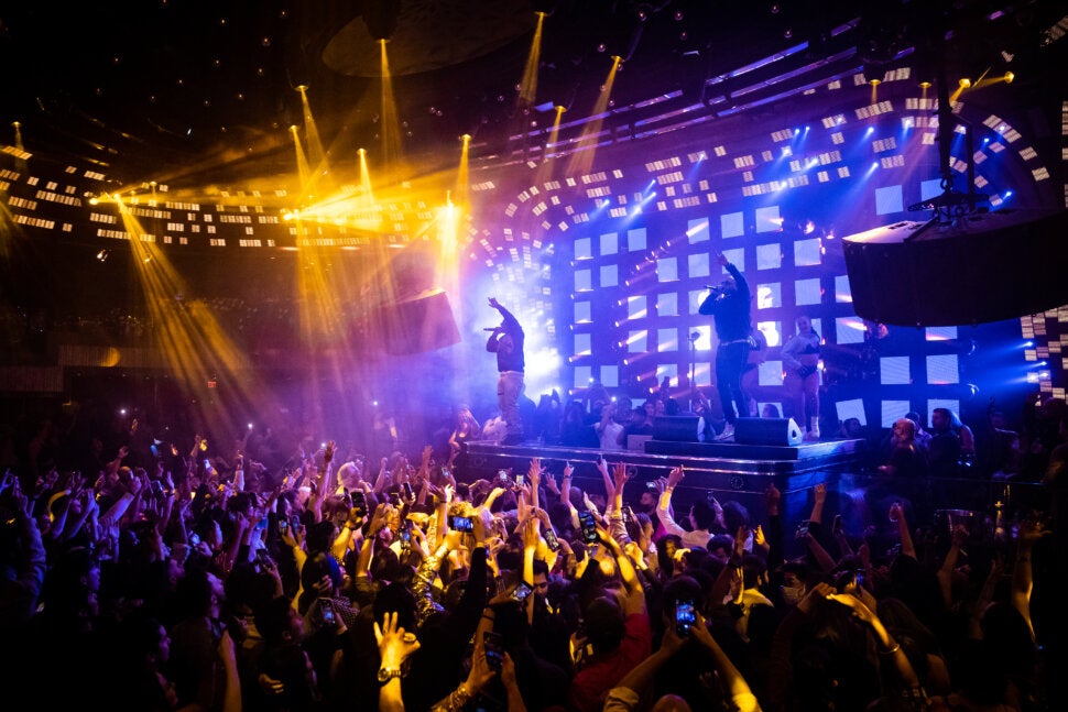 Flo rida performing at JEWEL