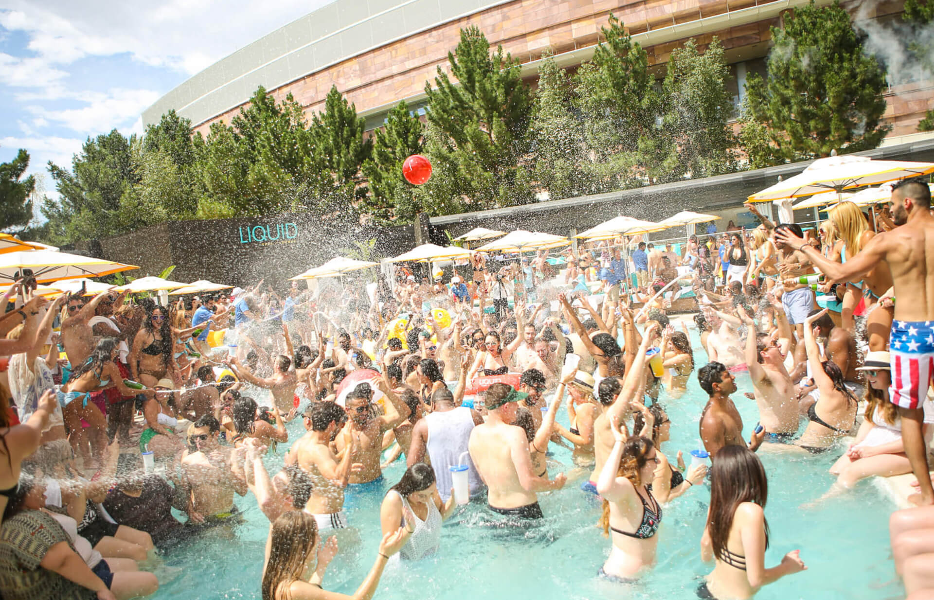 LIQUID Pool Lounge in Las Vegas
