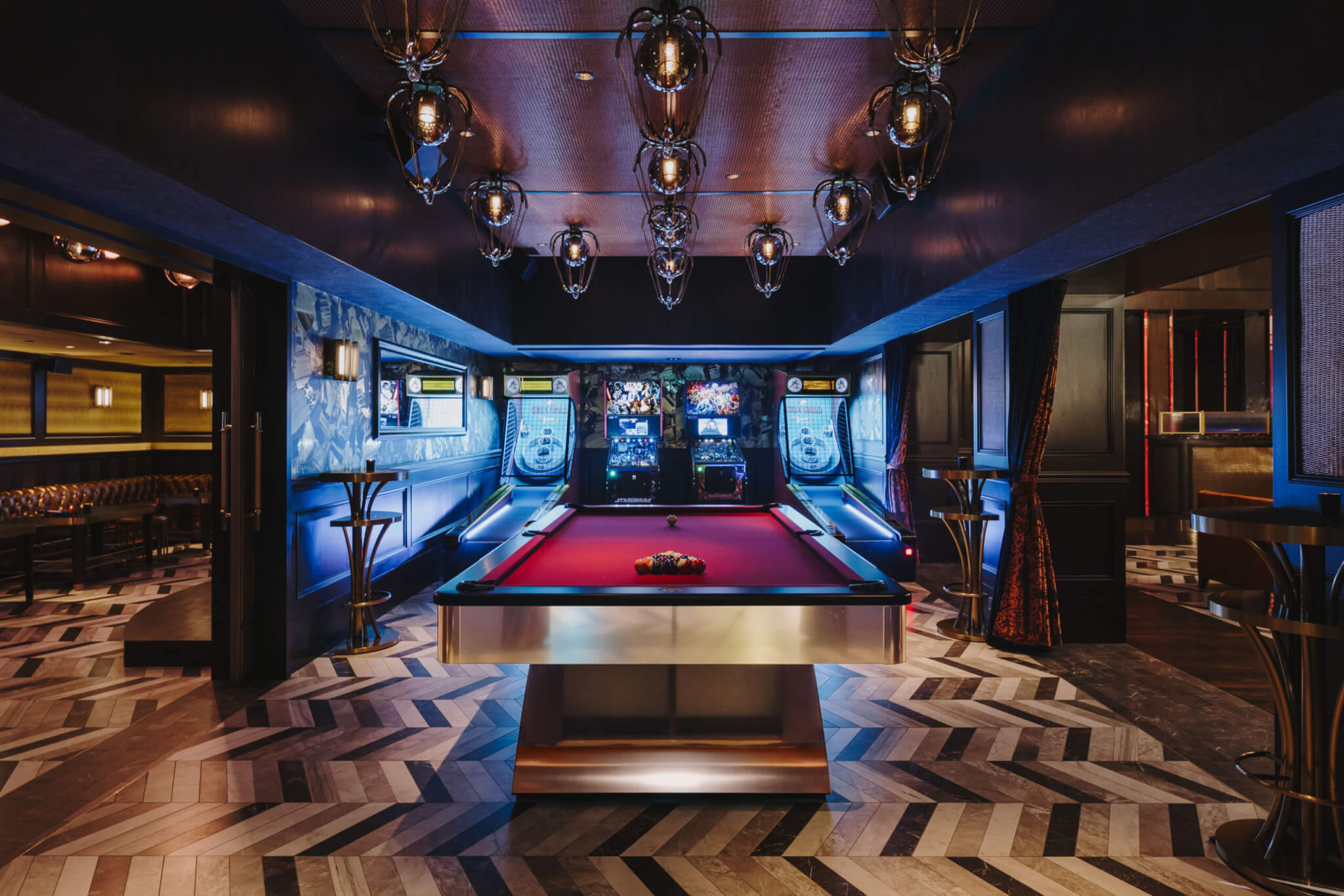 Avenue Singapore Arcade and Pool Table