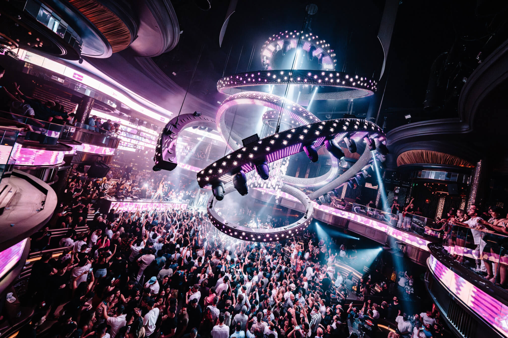 Omnia Chandelier